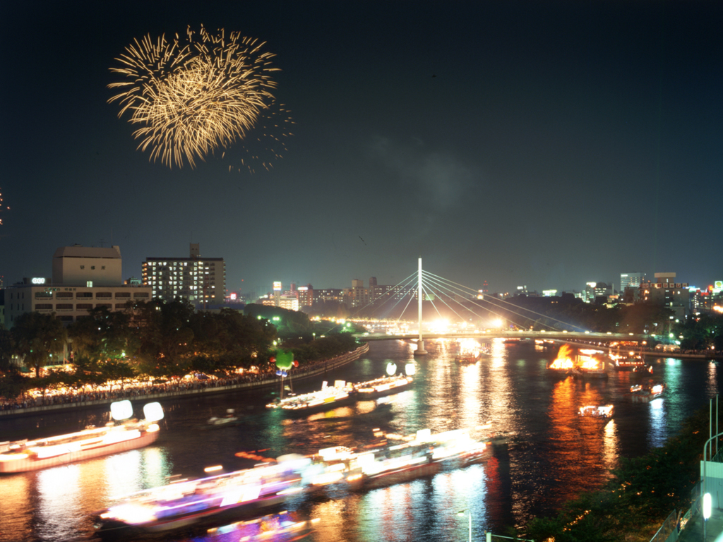 カップルでデートに使える天神祭奉納花火大会穴場情報 7月25日19 21時予定 関西の花火大会情報